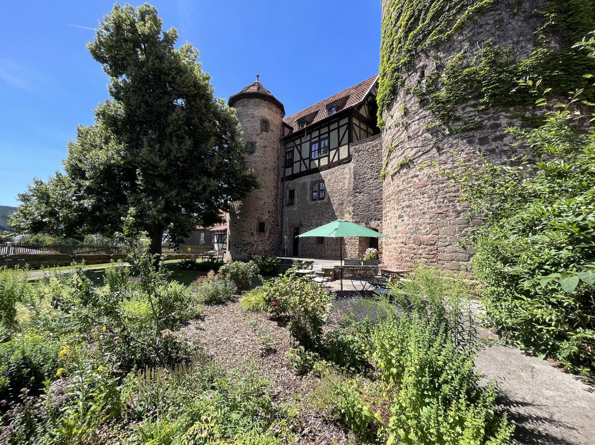 Apartment Graefin Amalia - Elegantes In Der Historischen Hinterburg In Schlitz, 2 Schlafzimmer, Mit Garten, Nahe Fulda Und Bad Hersfeld