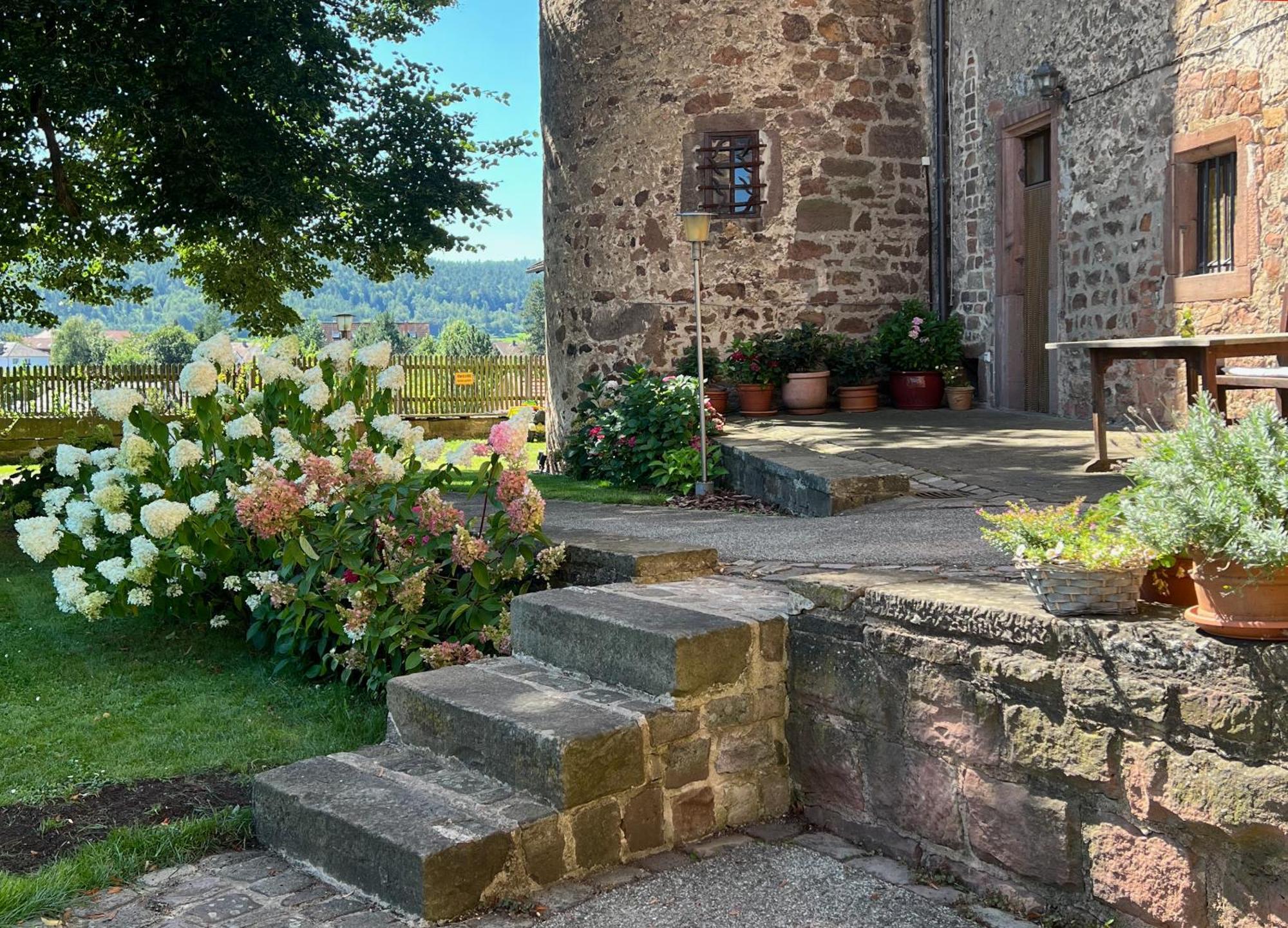Graefin Amalia - Elegantes In Der Historischen Hinterburg In Schlitz, 2 Schlafzimmer, Mit Garten, Nahe Fulda Und Bad Hersfeld Schlitz